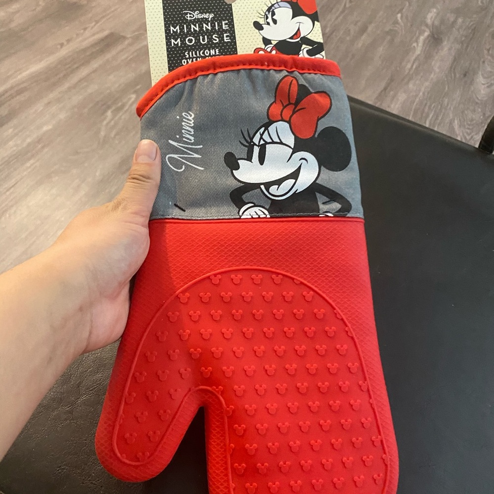 Minnie Mouse - Picture 16 of 16
